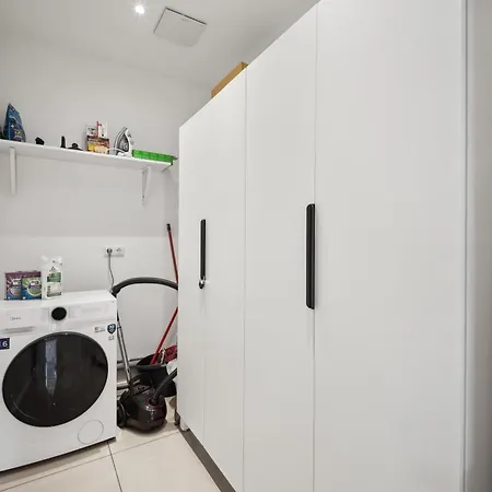 Wiener Palais Am Grossen Garten, Arbeitsplatz, Familie, 7 Pers, Smart-tv * Dresda