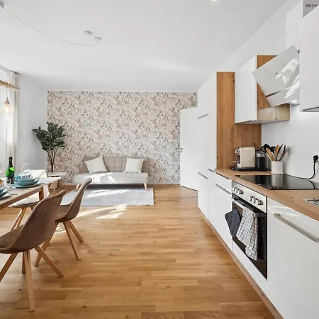 Wiener Palais Am Grossen Garten, Arbeitsplatz, Familie, 7 Pers, Smart-tv Dresda