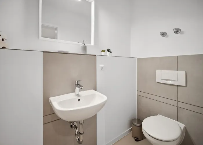 Wiener Palais Am Grossen Garten, Arbeitsplatz, Familie, 8 Pers, Smart-tv * Δρέσδη