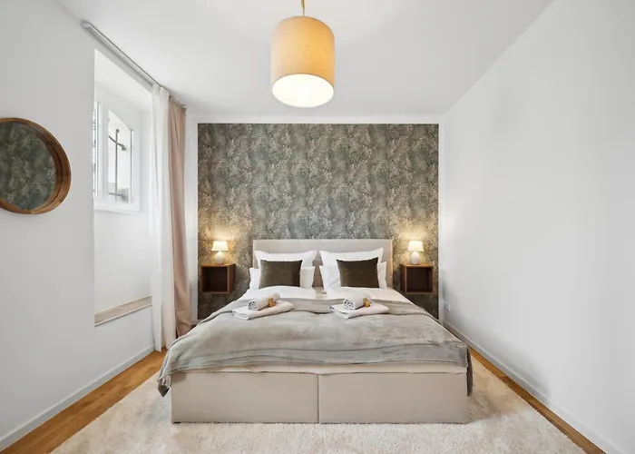 Wiener Palais Am Grossen Garten, Arbeitsplatz, Familie, 8 Pers, Smart-tv * Δρέσδη