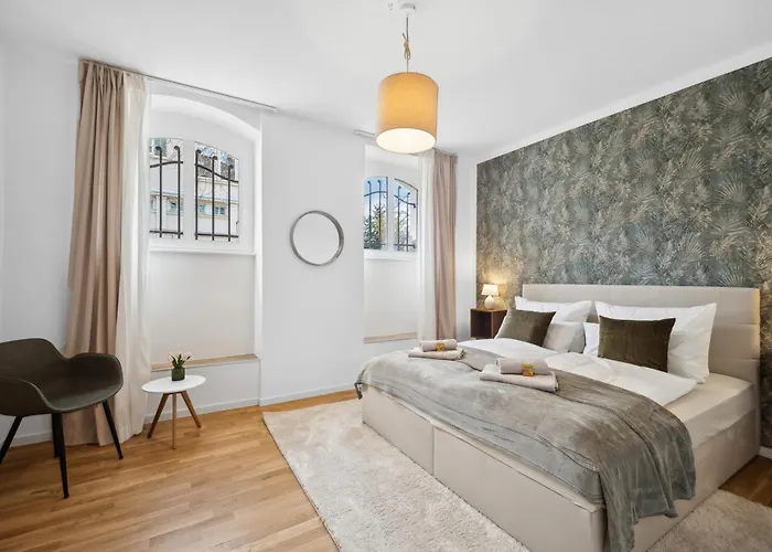 Wiener Palais Am Grossen Garten, Arbeitsplatz, Familie, 8 Pers, Smart-tv * Δρέσδη