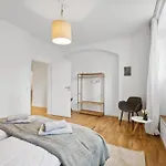 Wiener Palais Am Grossen Garten, Arbeitsplatz, Familie, 8 Pers, Smart-tv