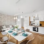 Wiener Palais Am Grossen Garten, Arbeitsplatz, Familie, 8 Pers, Smart-tv