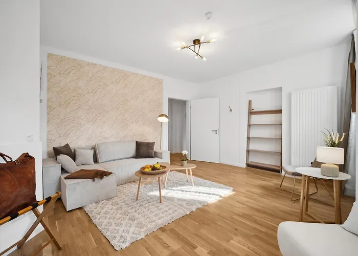 Wiener Palais Am Grossen Garten, Arbeitsplatz, Familie, 8 Pers, Smart-tv Drezda